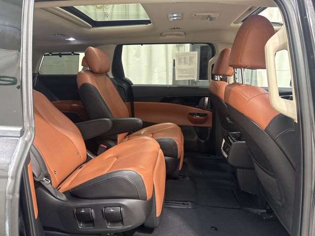 Certified 2024 Kia Carnival SX Prestige FWD image 35