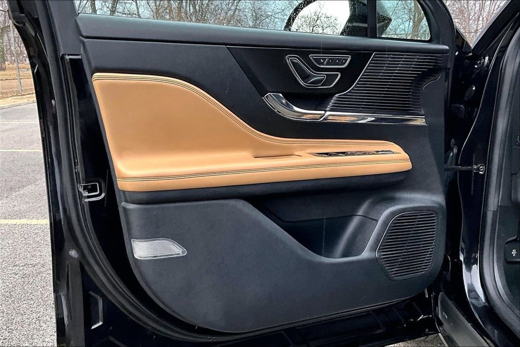 Used 2022 Lincoln Corsair Reserve w/ Elements Package image 22