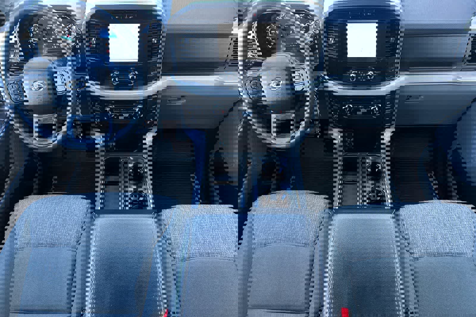 Used 2023 Ford F150 XLT image 3