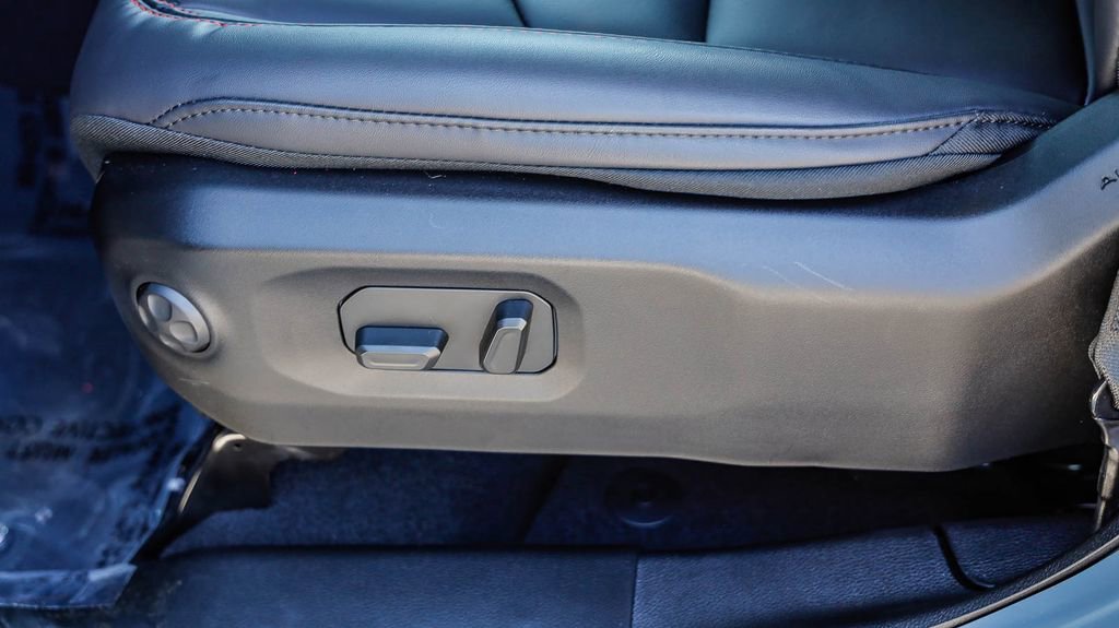 New 2026 Jeep Wrangler Unlimited Rubicon w/ Whitecap Package image 25