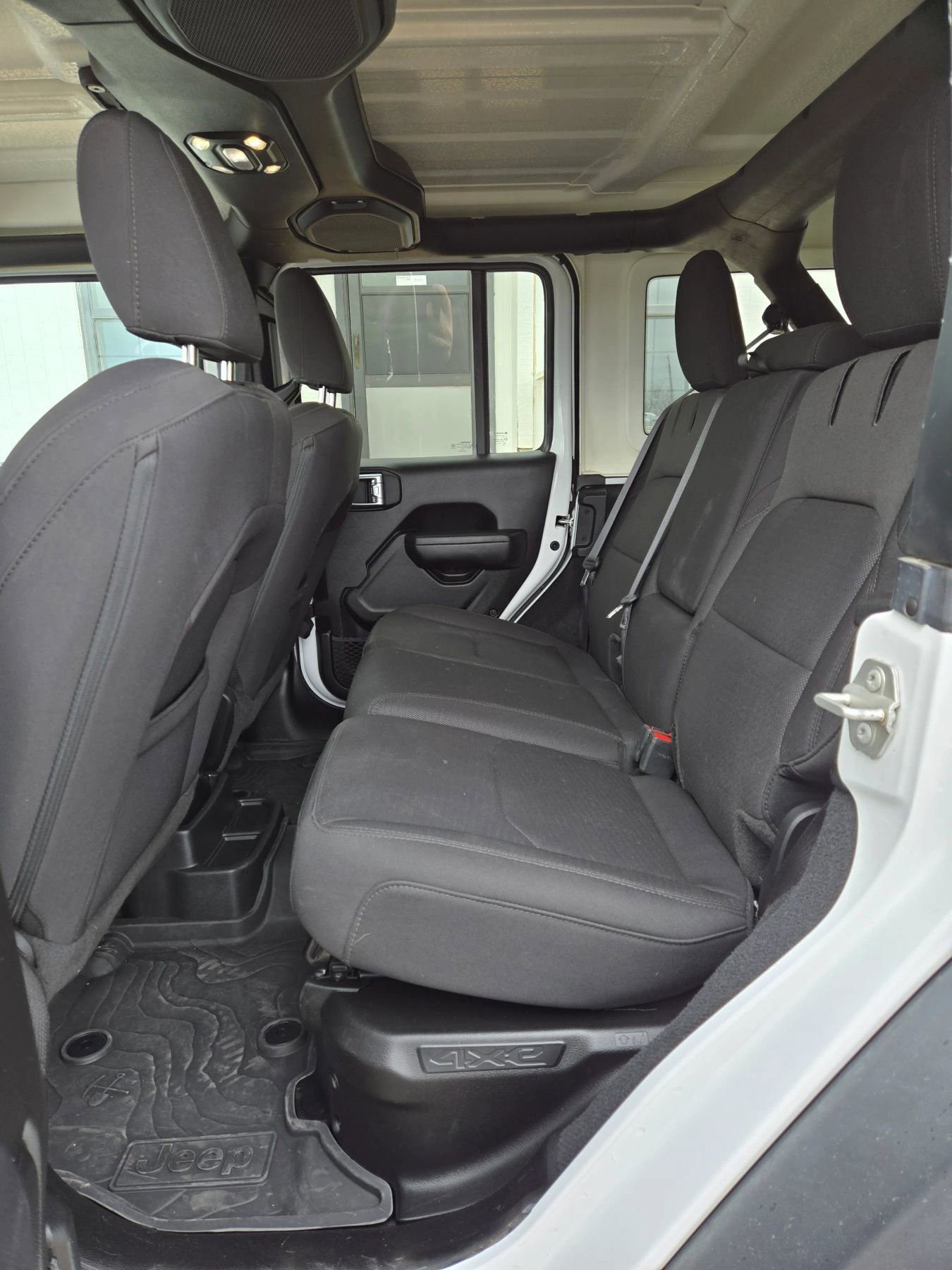 Used 2023 Jeep Wrangler Unlimited w/ Cold Weather Group image 13