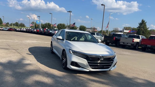 Used 2021 Honda Accord Touring image 3
