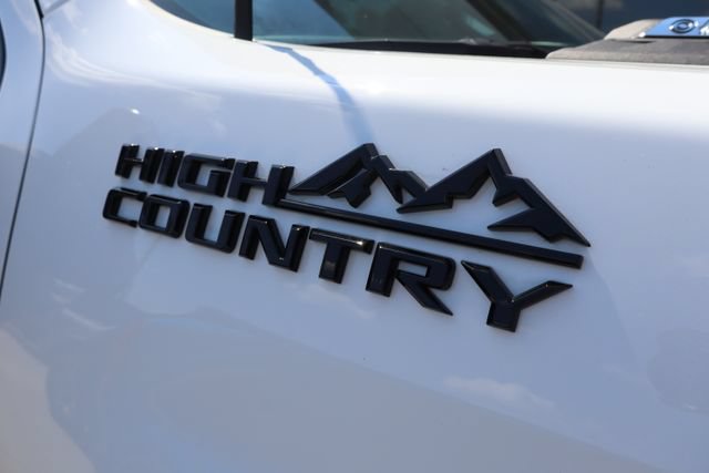 Used 2026 Chevrolet Silverado 2500 High Country w/ High Country Premium Package AWD/4WD image 10