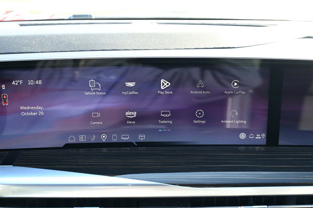 Used 2025 Cadillac Escalade Premium Luxury w/ LPO, Floor Liner Package image 30