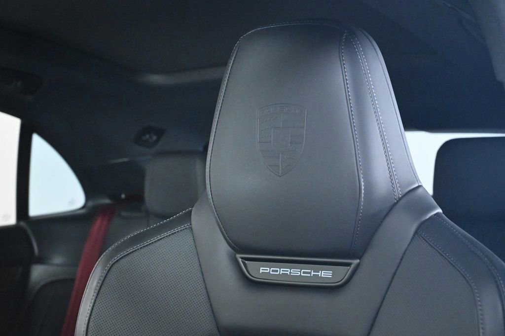 Certified 2025 Porsche Macan Electric image 24