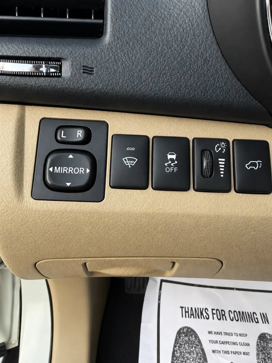 Used 2013 Toyota Highlander Limited AWD/4WD image 22