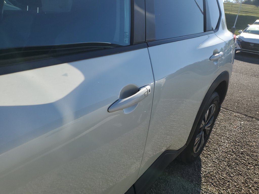 Certified 2023 Nissan Rogue SV w/ SV Premium B Package AWD/4WD image 8