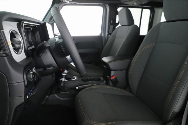 Used 2025 Jeep Wrangler Unlimited Sahara image 16