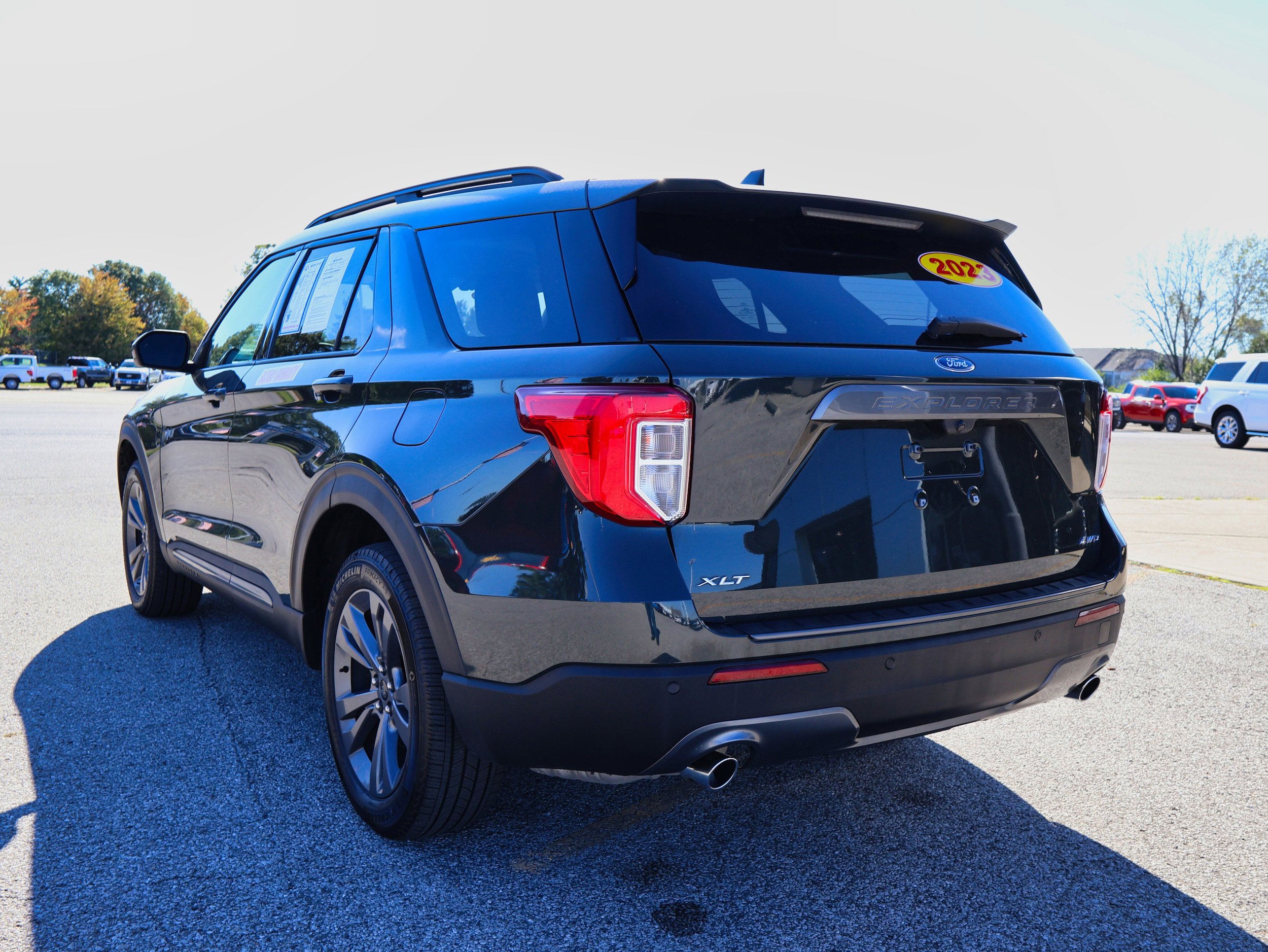 Used 2023 Ford Explorer XLT w/ Equipment Group 202A AWD/4WD image 3