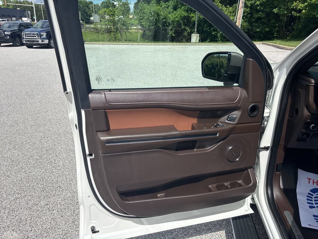 Used 2022 Ford Expedition King Ranch AWD/4WD image 12