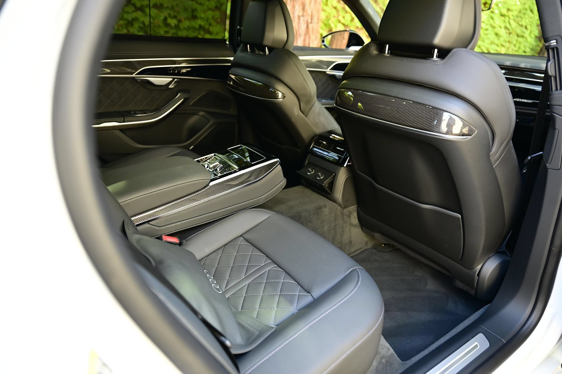 Used 2025 Audi S8 w/ Executive Package AWD/4WD image 8