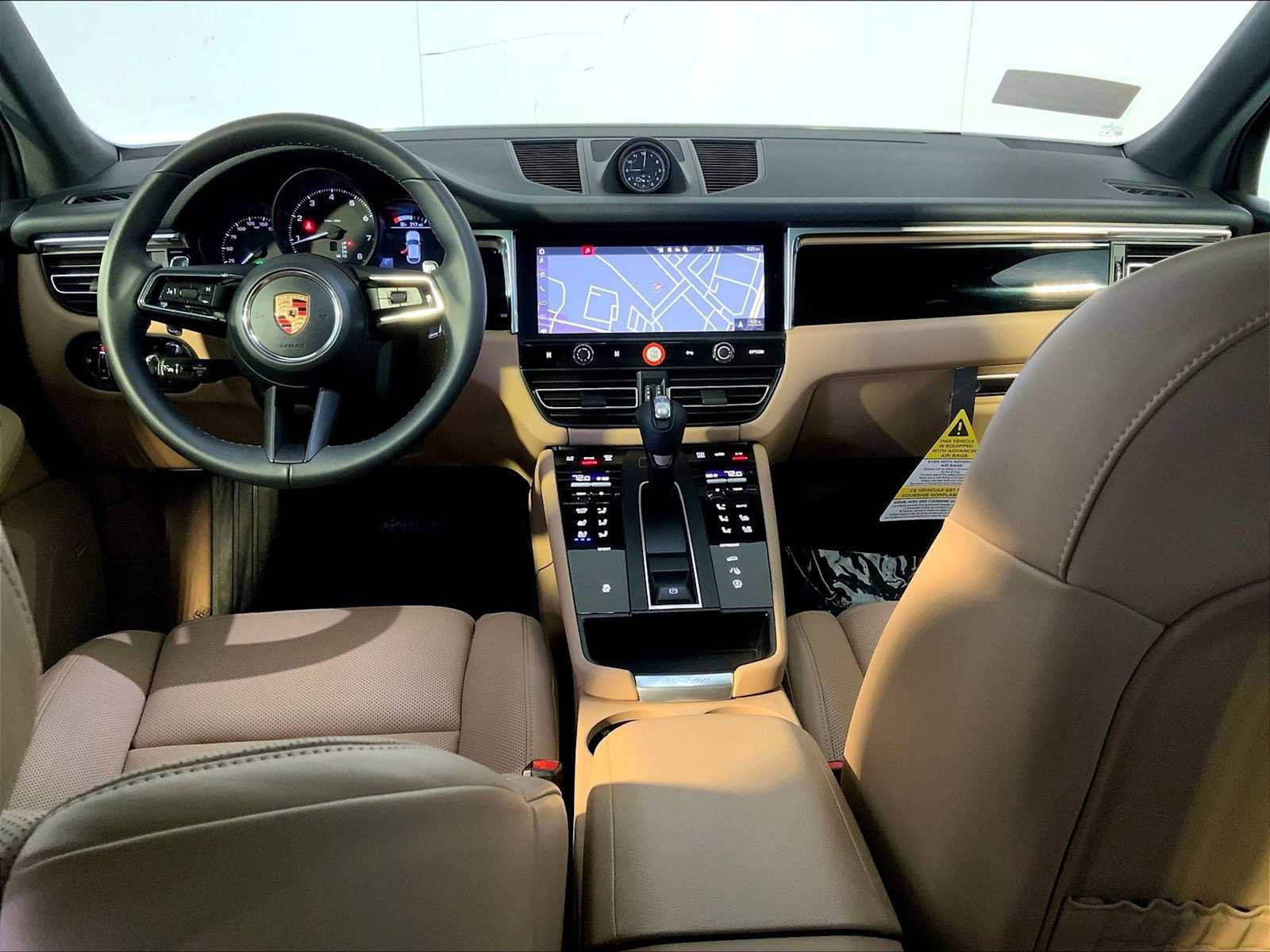 Certified 2026 Porsche Macan AWD/4WD image 14