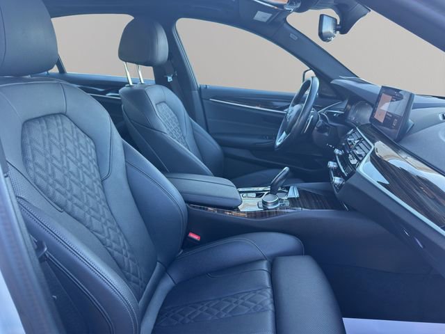 Used 2023 BMW 530e xDrive image 45