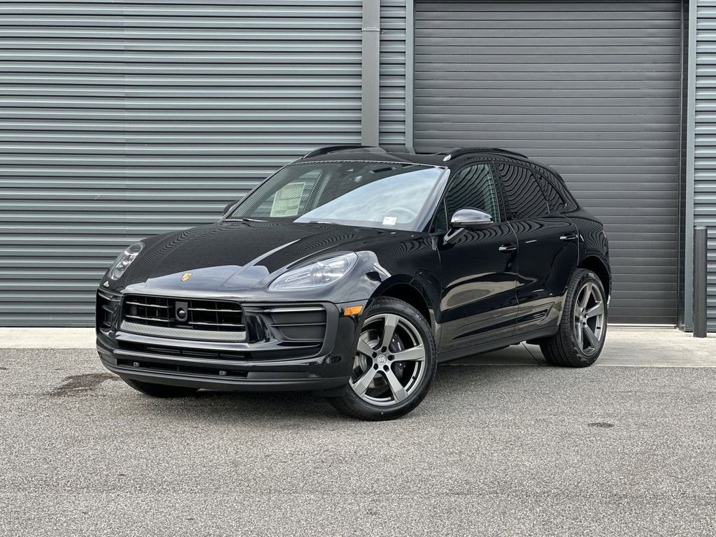 Certified 2025 Porsche Macan image 1