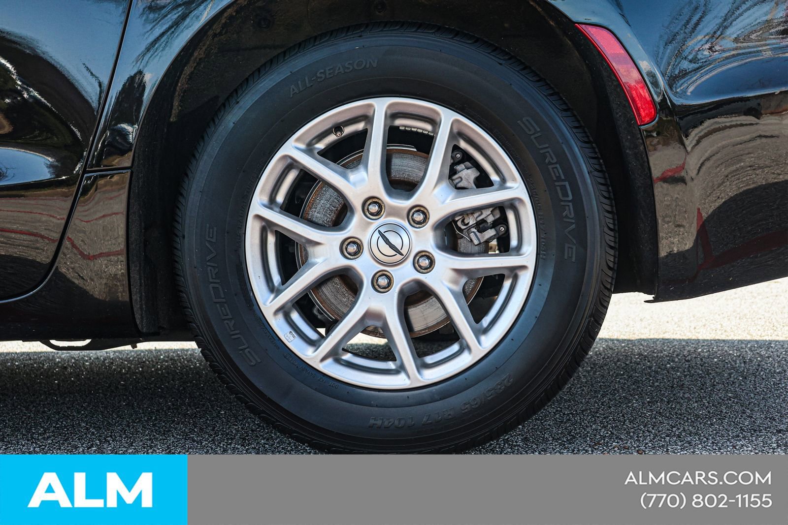 Used 2024 Chrysler Pacifica Touring-L image 17