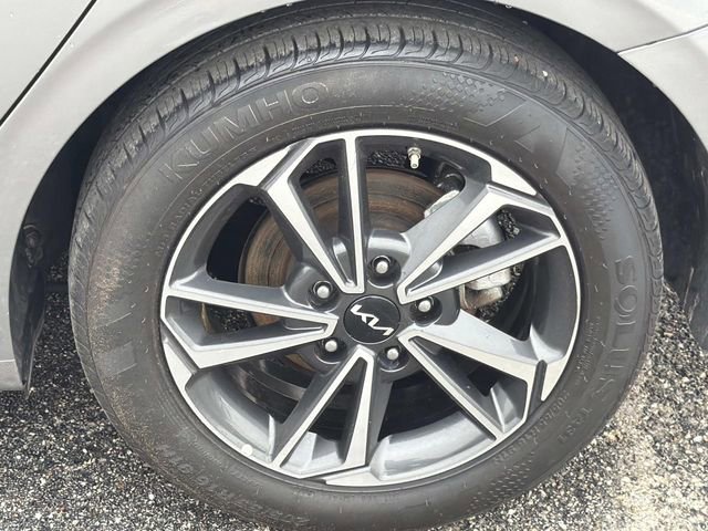 Used 2024 Kia Forte LXS FWD image 17