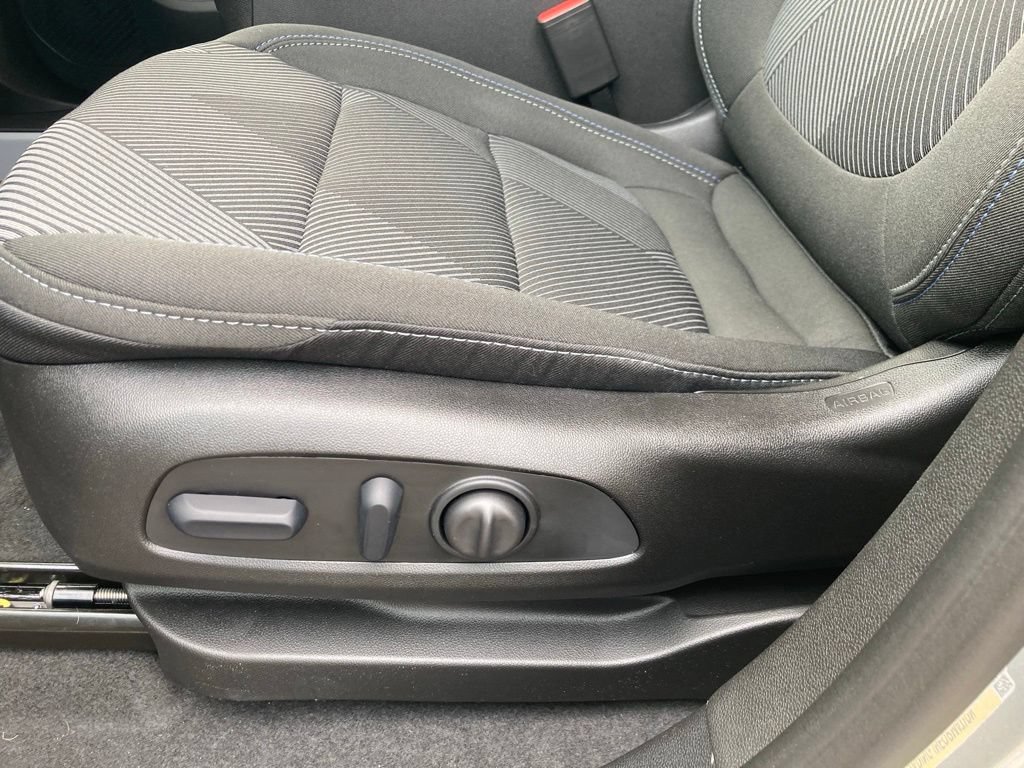 New 2027 Chevrolet Bolt LT w/ Comfort Package FWD image 4