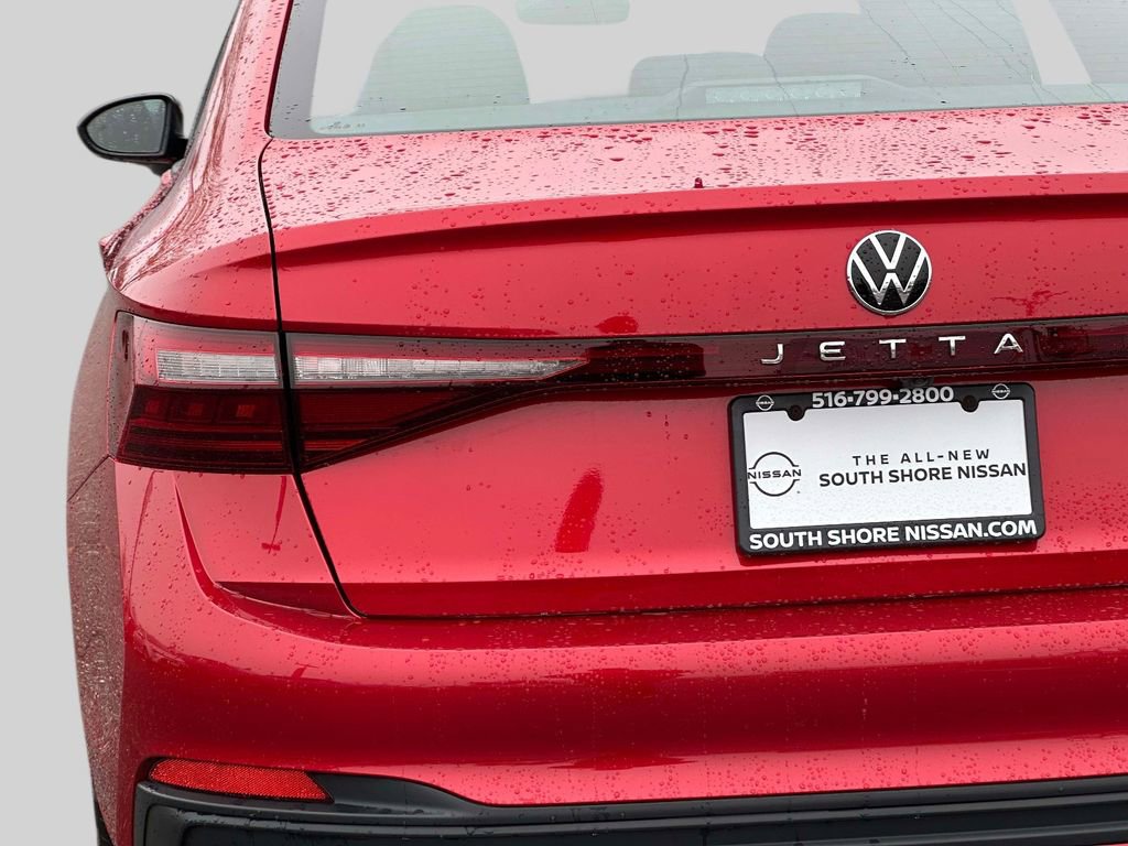Used 2025 Volkswagen Jetta Sport image 12