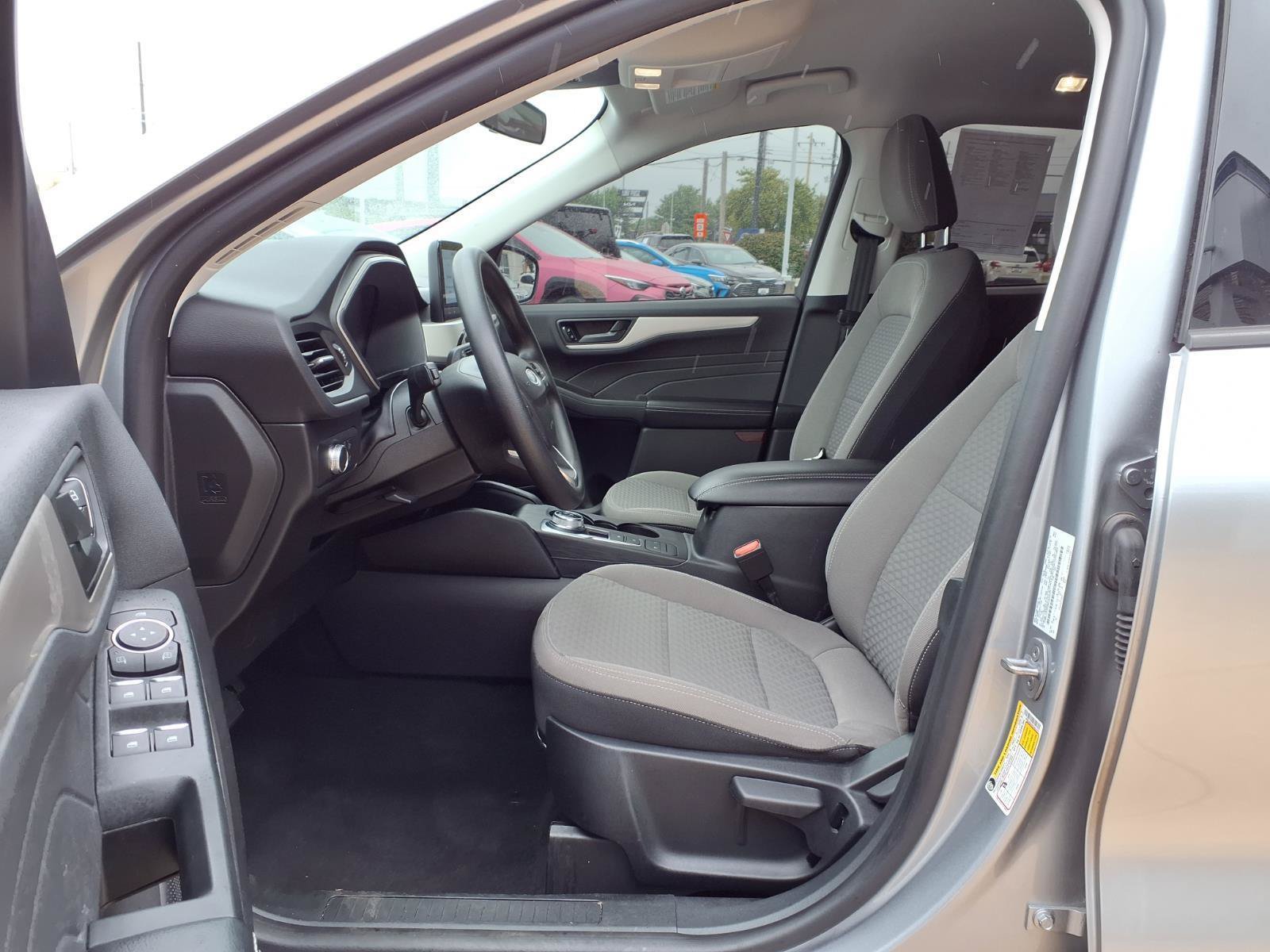 Used 2022 Ford Escape SE FWD image 18