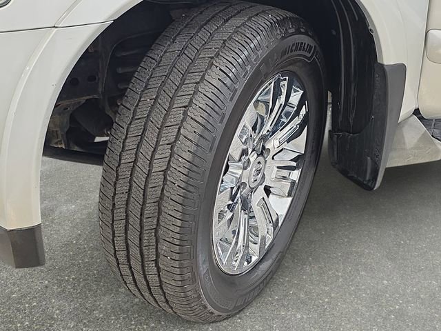 Used 2015 Nissan Armada Platinum image 32