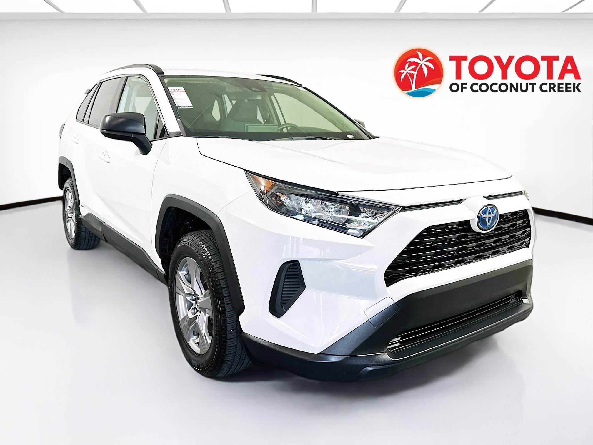 Used 2022 Toyota RAV4 LE AWD/4WD image 1