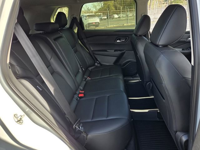 New 2026 Nissan Rogue SV FWD image 9