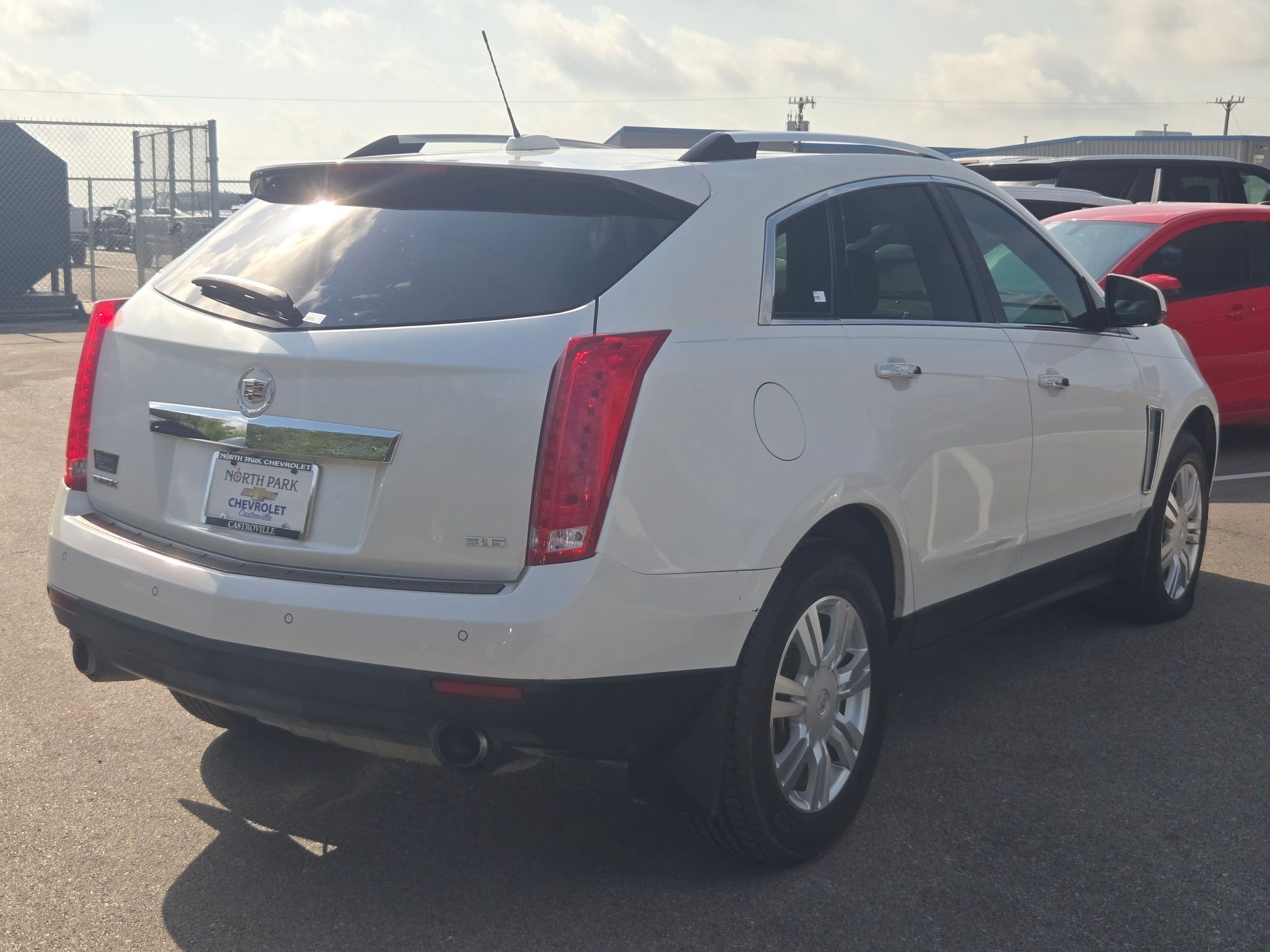 Used 2015 Cadillac SRX Luxury w/ Driver Awareness Package FWD image 3