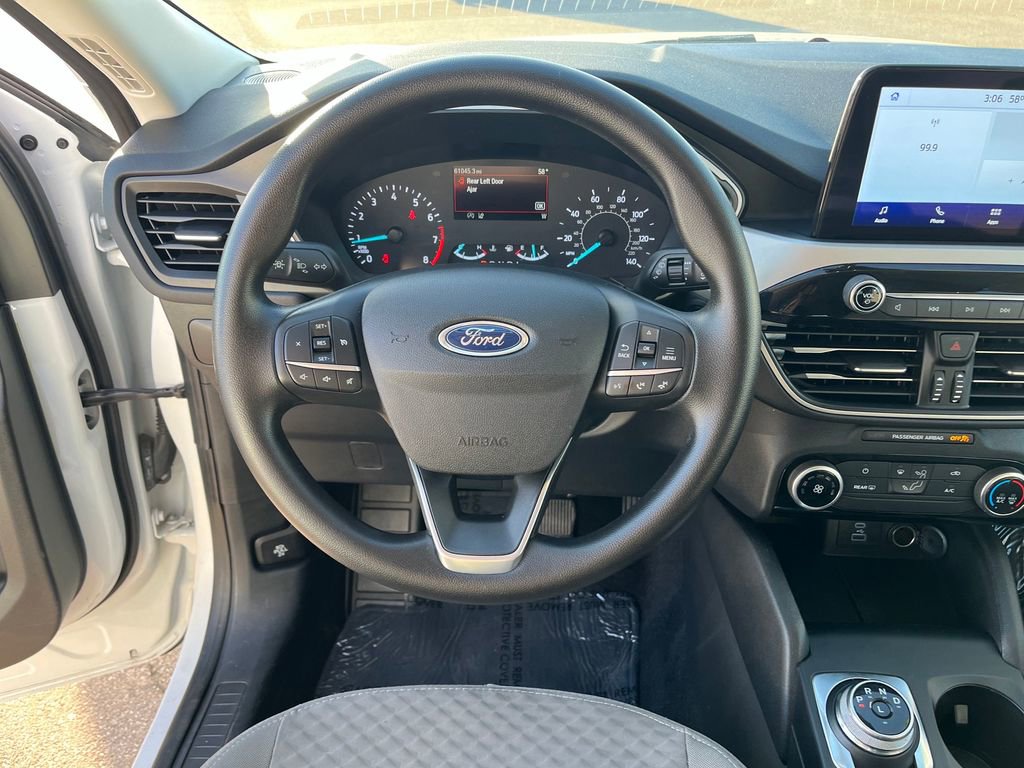 Used 2022 Ford Escape SE image 18