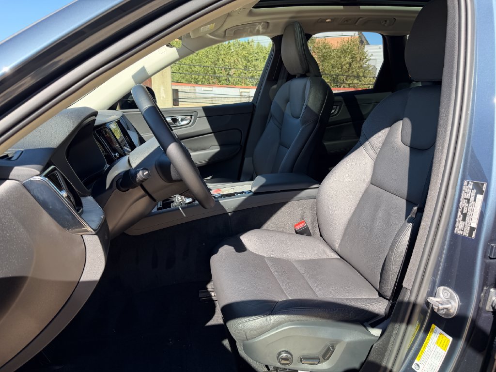 Certified 2025 Volvo XC60 B5 Plus w/ Protection Package Premier AWD/4WD image 16