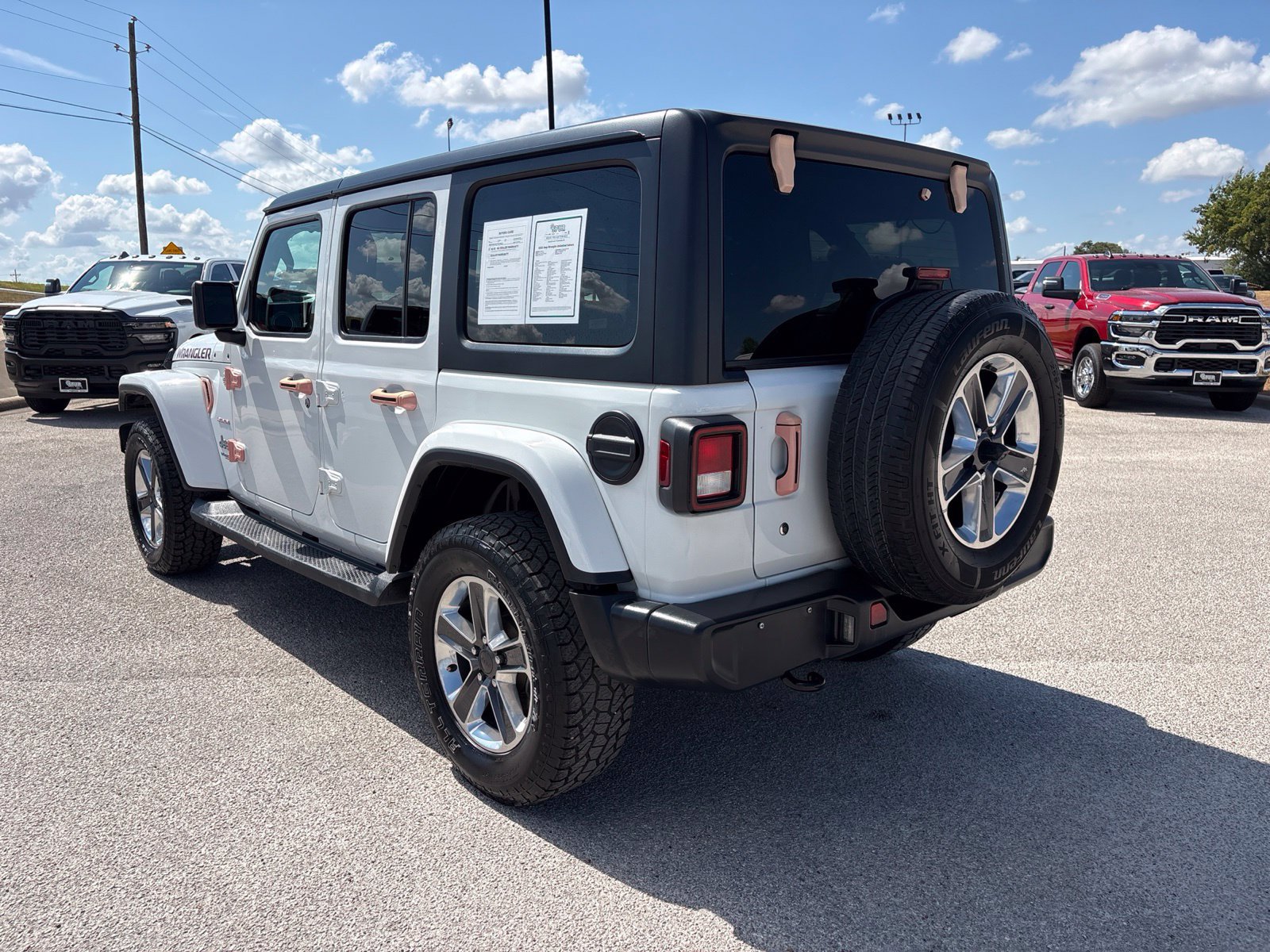 Used 2020 Jeep Wrangler Unlimited Sahara AWD/4WD image 4