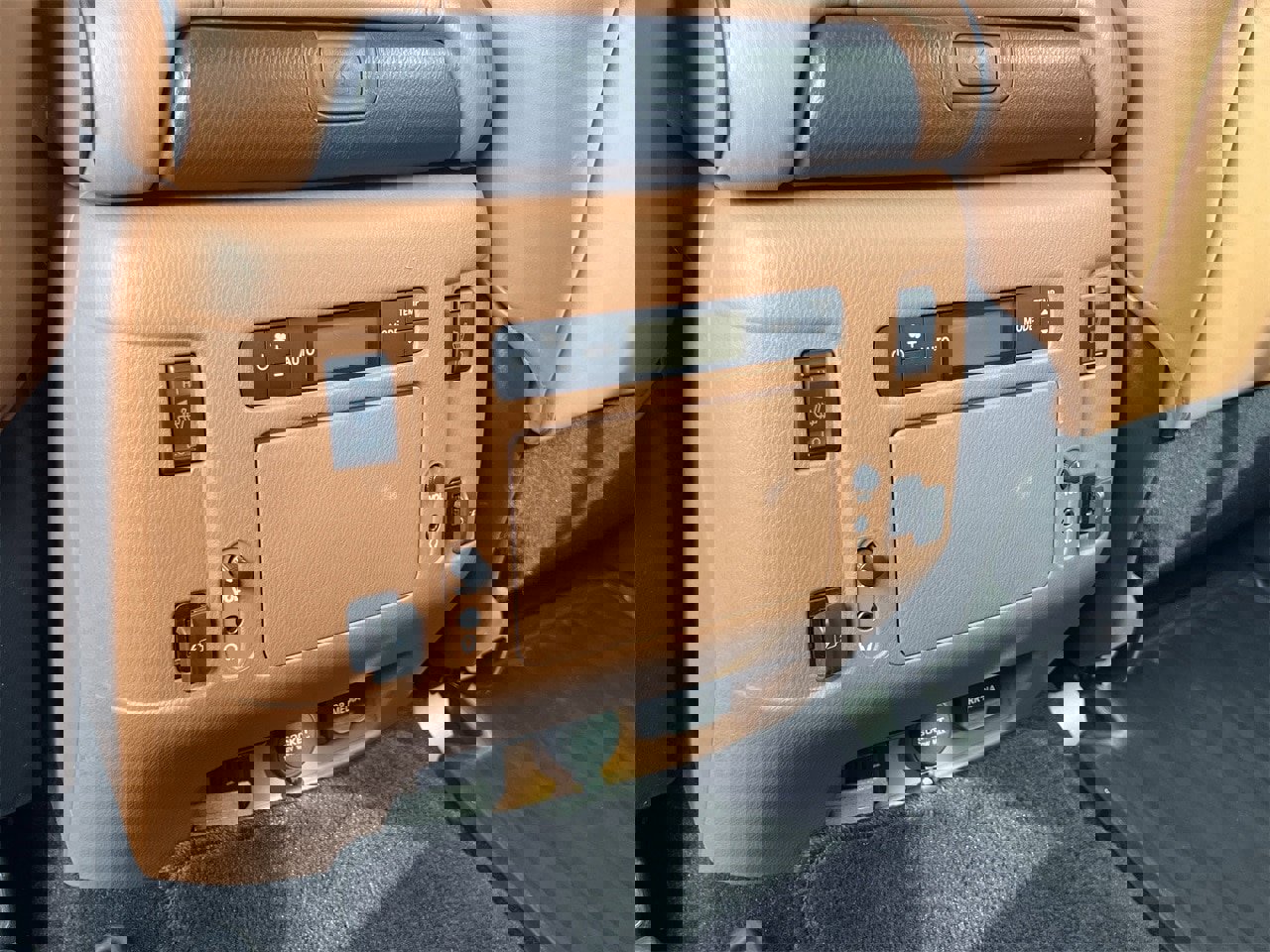 Used 2021 INFINITI QX80 Sensory w/ All-Season Package image 27