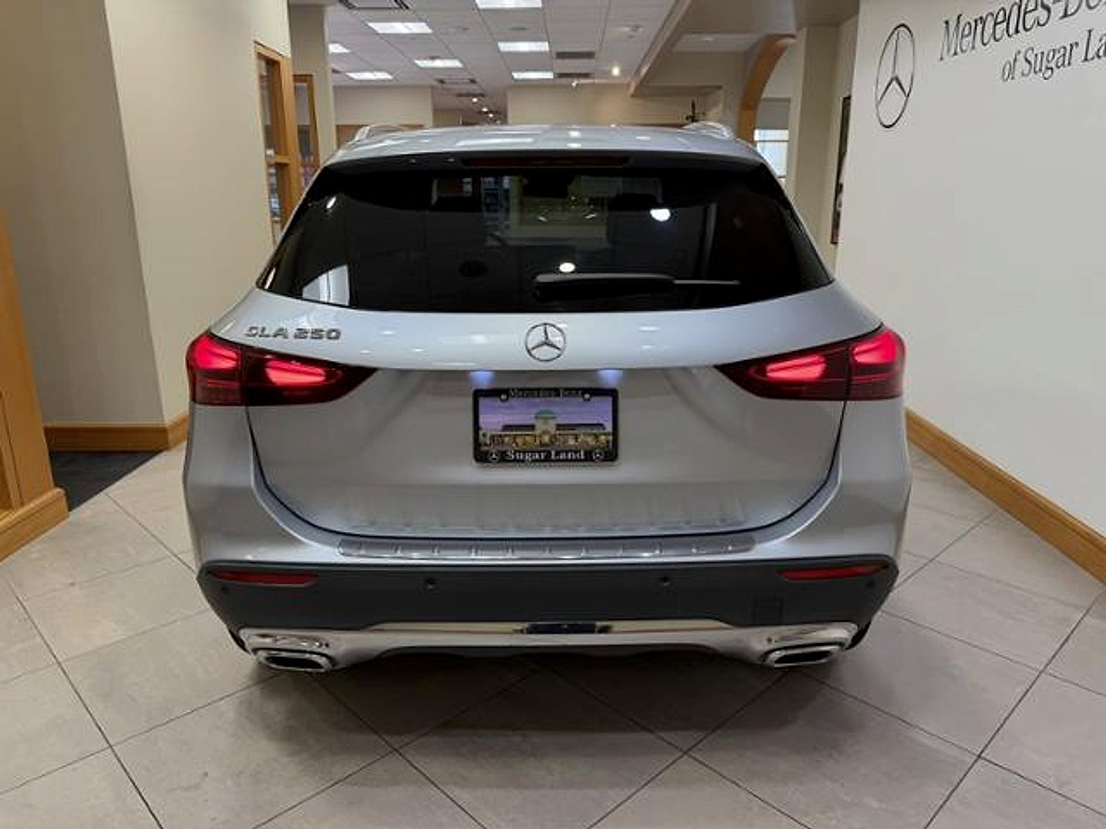 Used 2025 Mercedes-Benz GLA 250 image 4