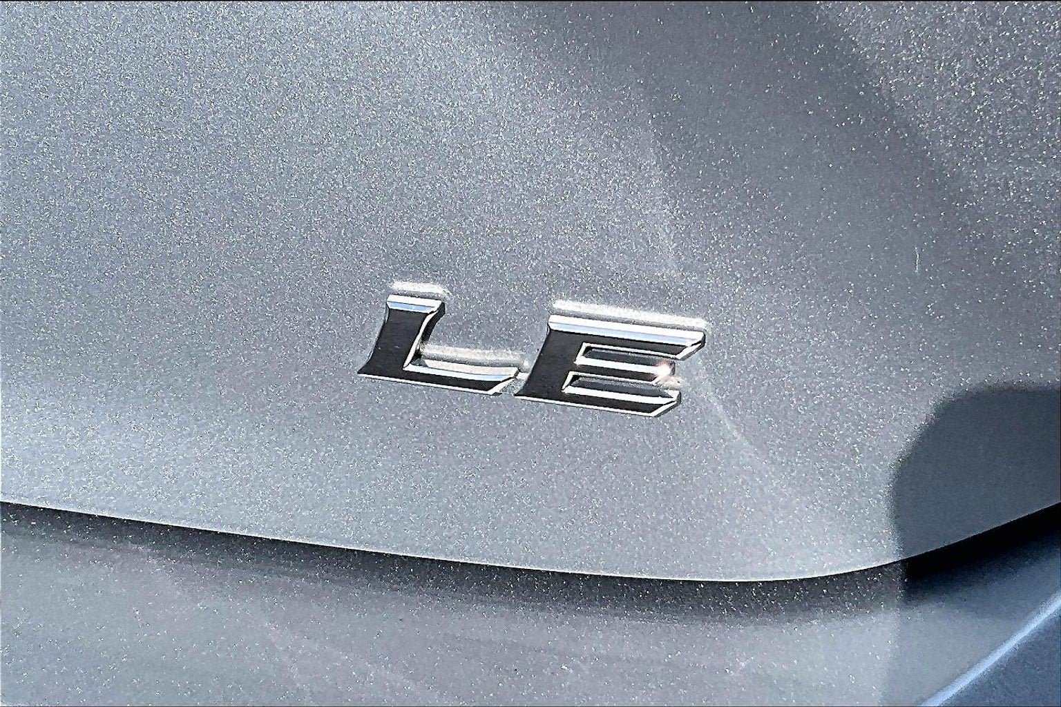 Used 2025 Toyota Camry LE FWD image 8