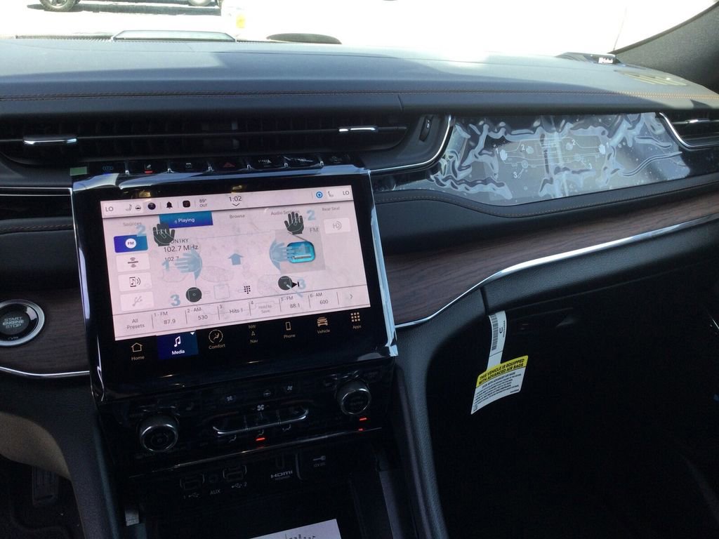 New 2023 Jeep Grand Cherokee Summit w/ Advanced Protech Group IV image 10