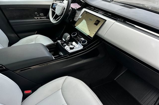 Used 2023 Land Rover Range Rover Sport First Edition image 15