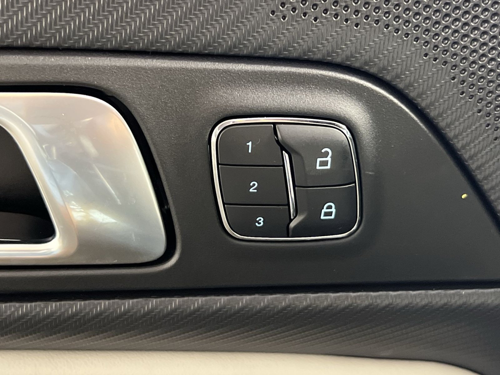 Used 2025 Ford Mustang GT Premium RWD image 33