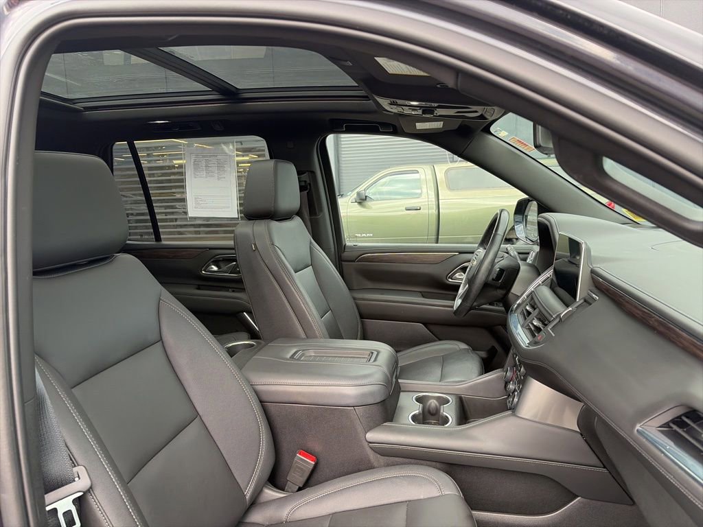 Used 2022 Chevrolet Tahoe LT w/ LT Signature Plus Package AWD/4WD image 9