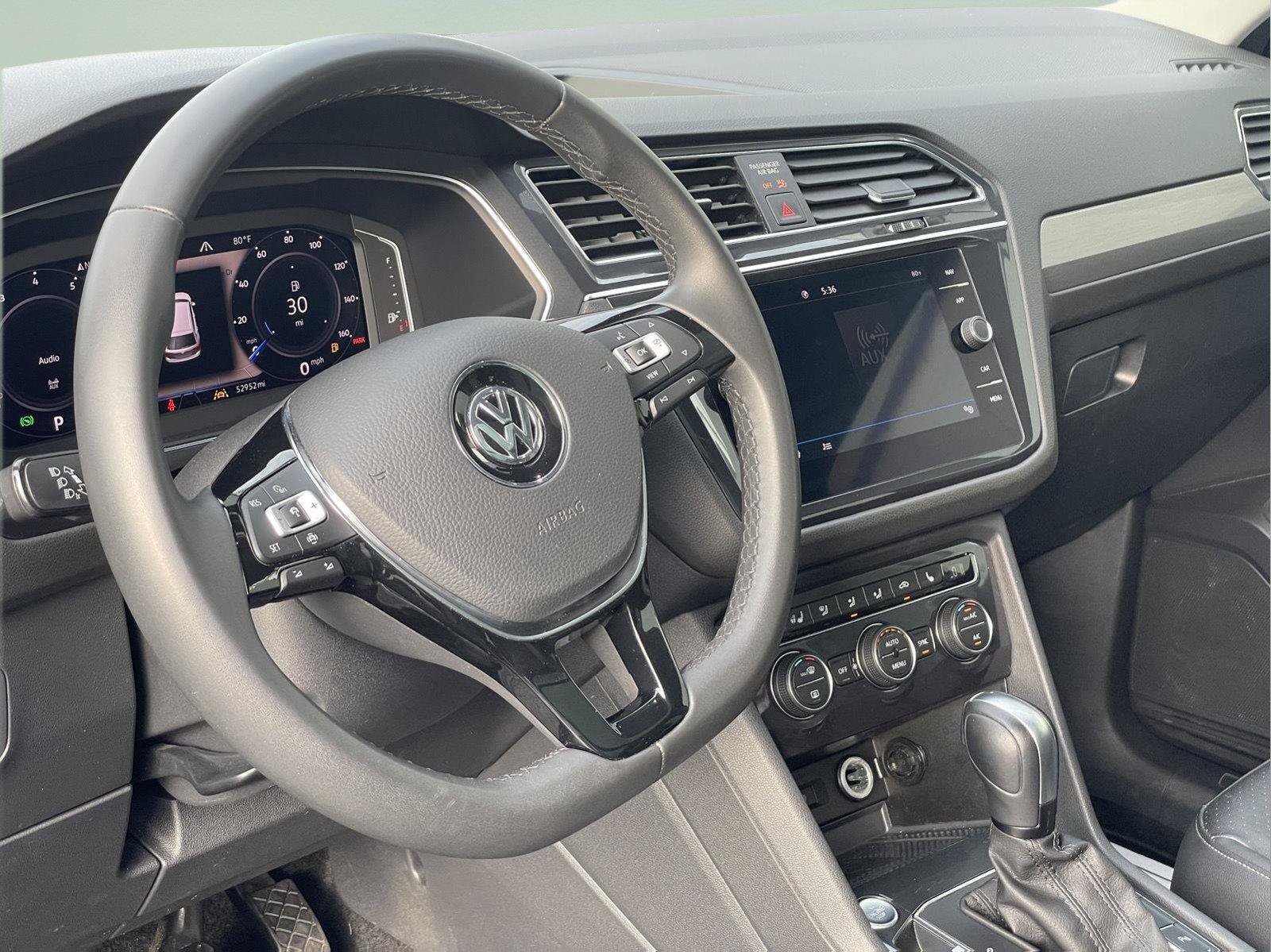 Used 2020 Volkswagen Tiguan SEL AWD/4WD image 14