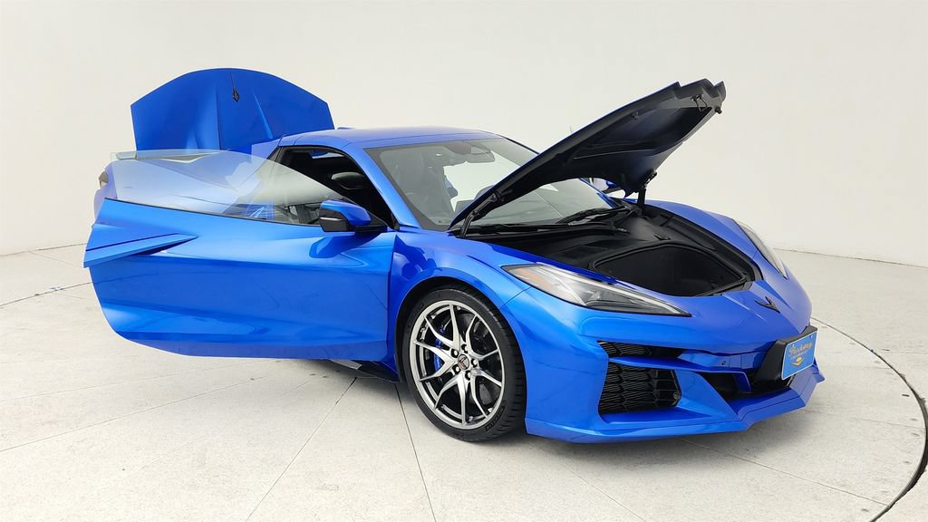 Used 2025 Chevrolet Corvette E-Ray AWD/4WD image 9