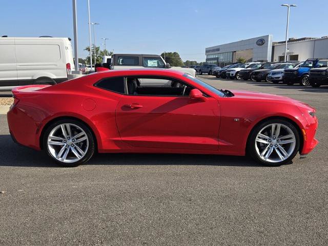 Used 2017 Chevrolet Camaro LT RWD image 4