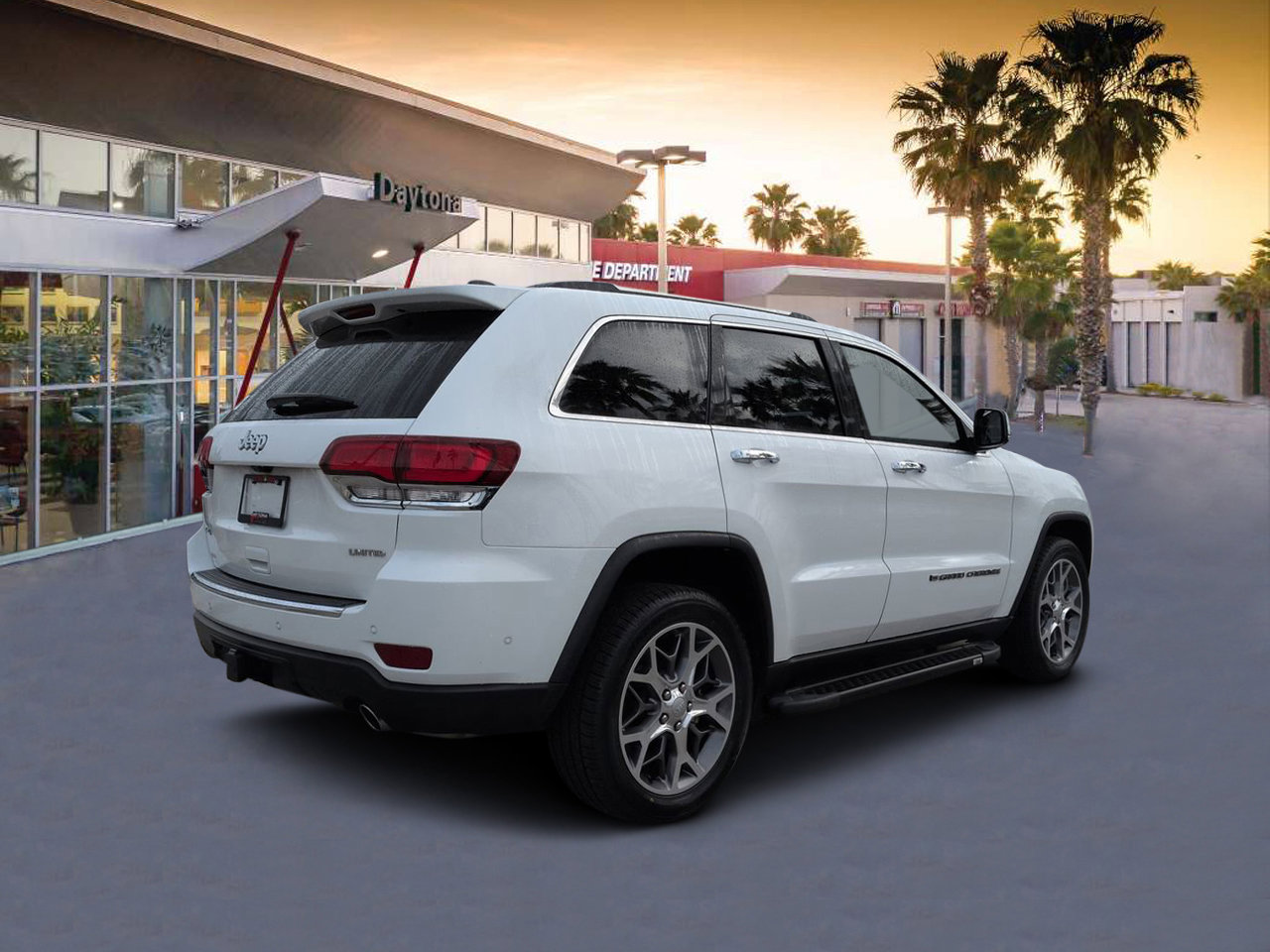 Certified 2022 Jeep Grand Cherokee Limited w/ Trailer Tow Group IV image 3