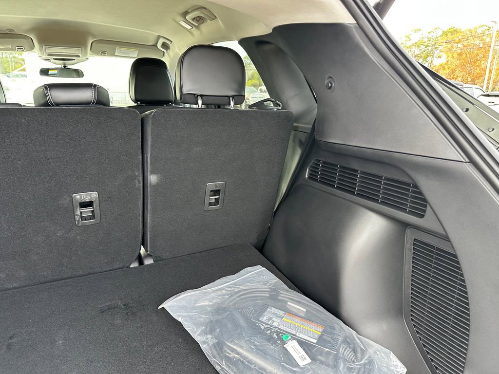 Used 2023 Ford Escape SE image 39