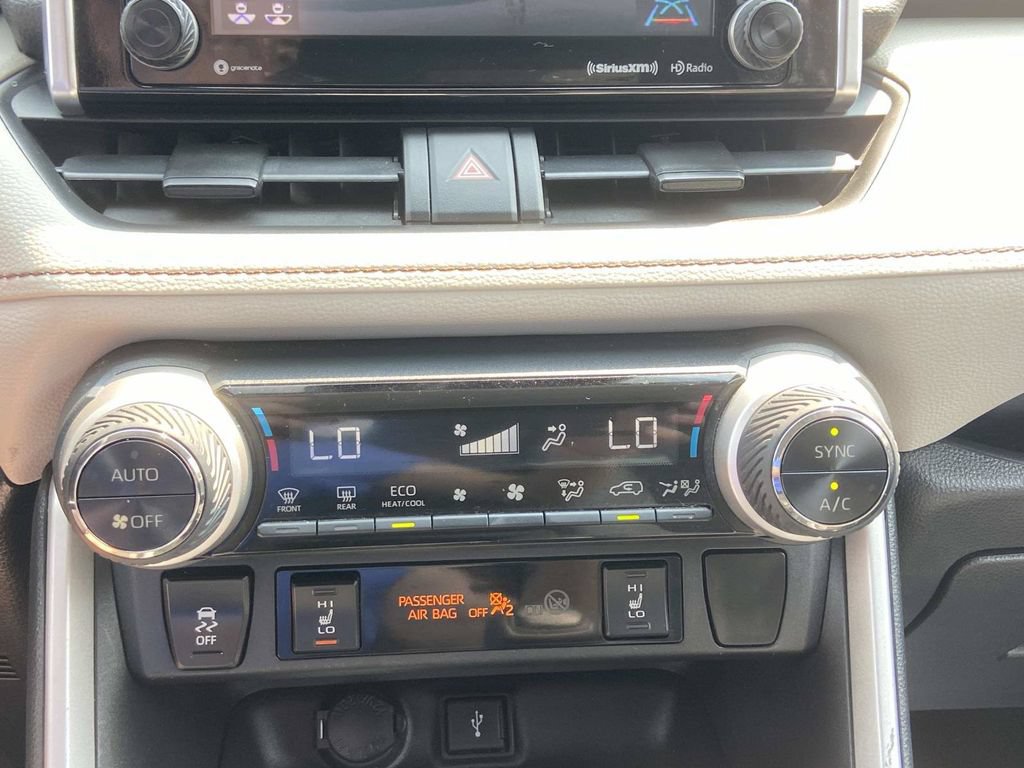 Used 2020 Toyota RAV4 XLE w/ Convenience Package AWD/4WD image 38
