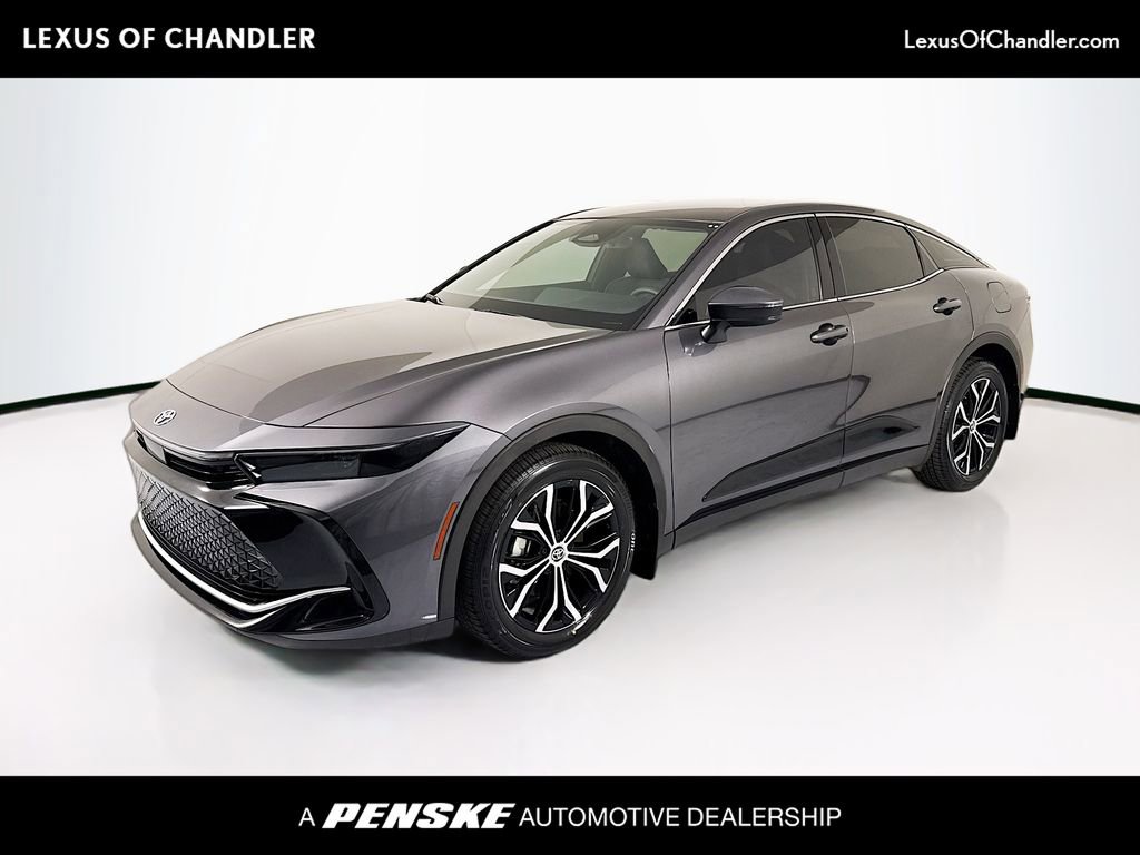 Used 2023 Toyota Crown XLE image 1