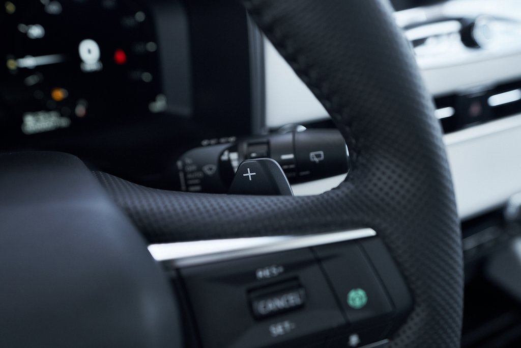 New 2025 Mitsubishi Outlander SE image 38