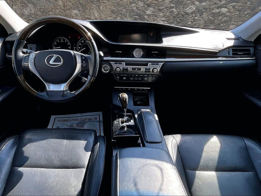 Used 2015 Lexus ES 350 w/ Ultra Luxury Package image 13