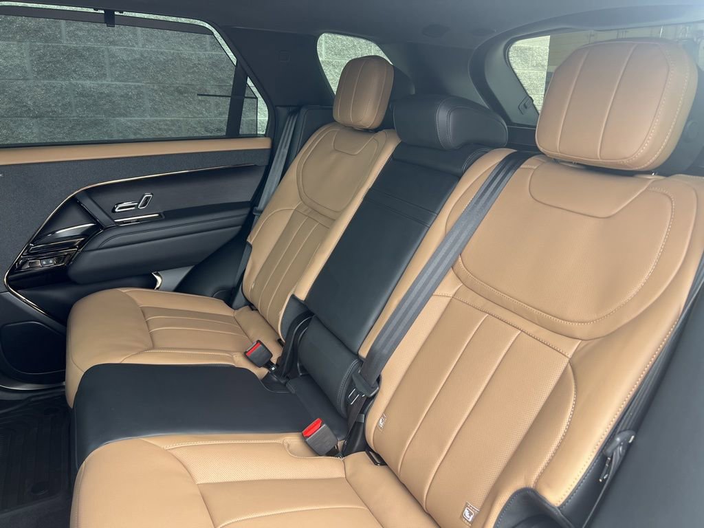 New 2024 Land Rover Range Rover Sport Dynamic SE image 17