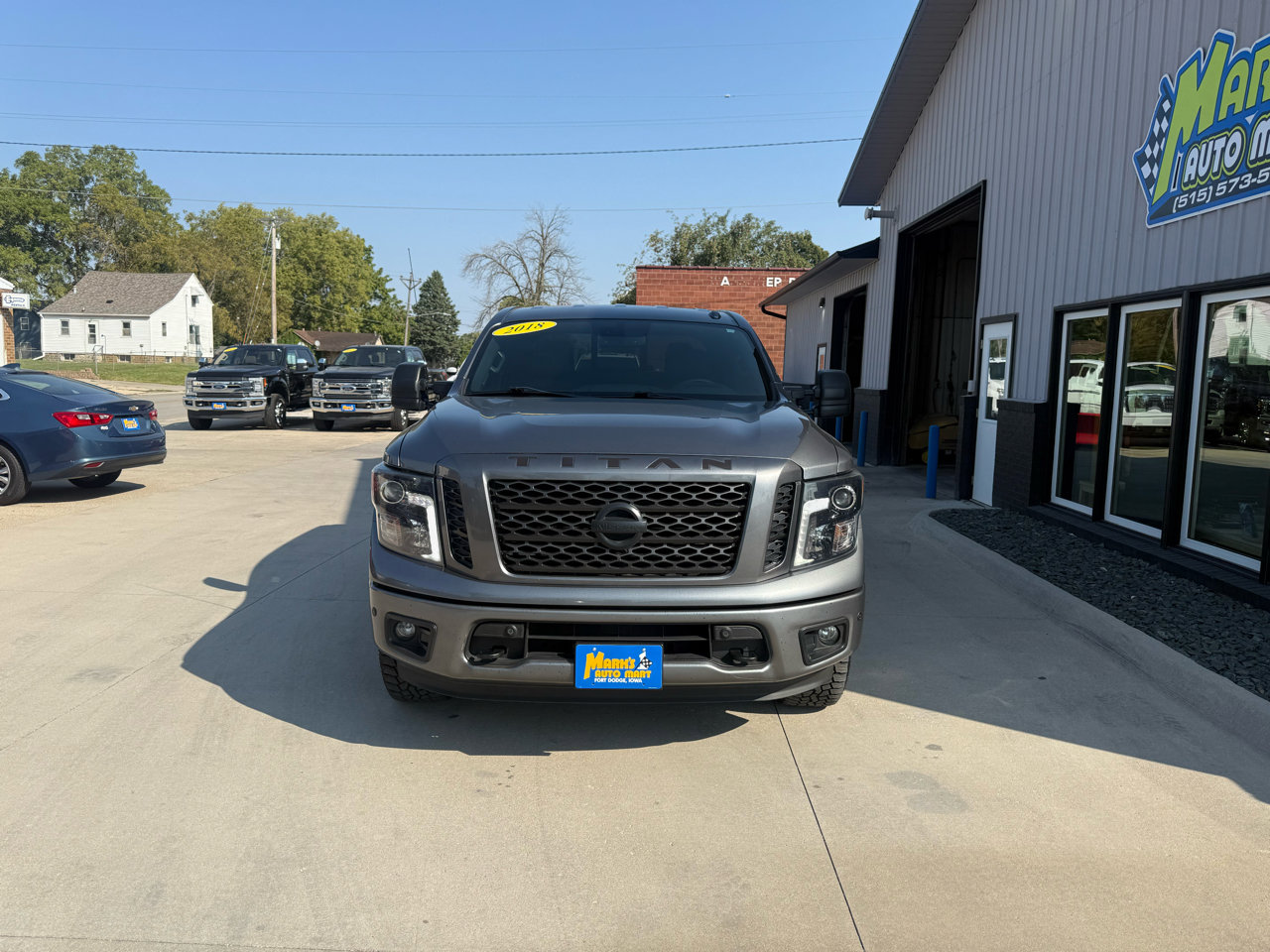 Used 2018 Nissan Titan Platinum Reserve image 2