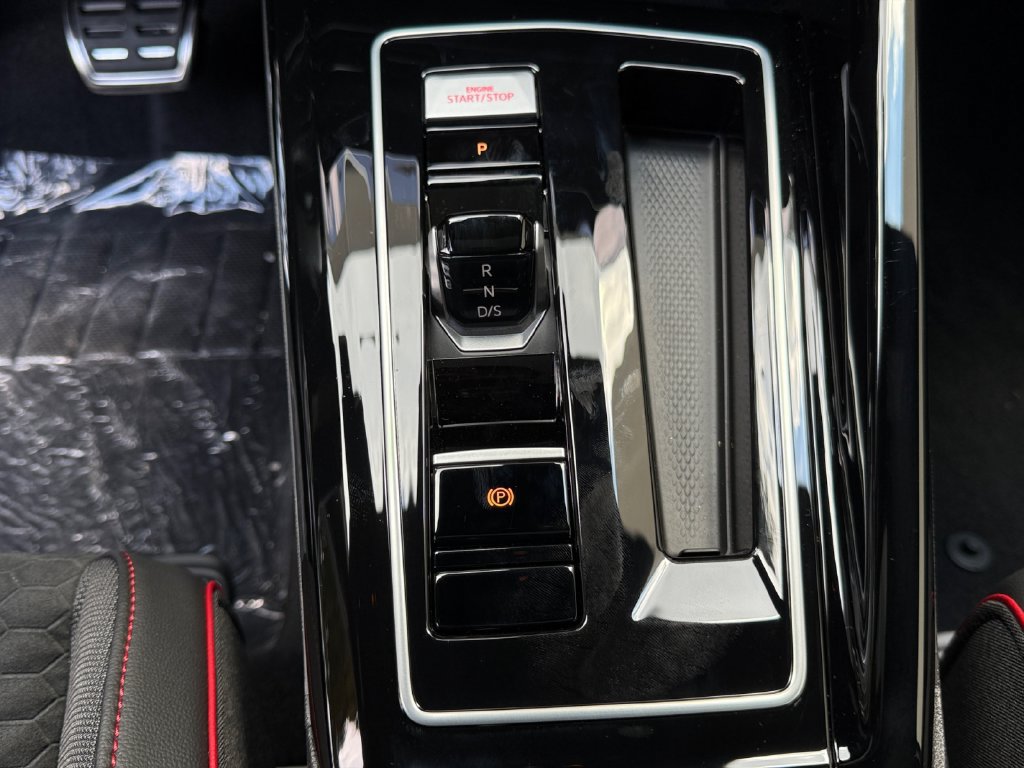 New 2026 Volkswagen GTI SE FWD image 20