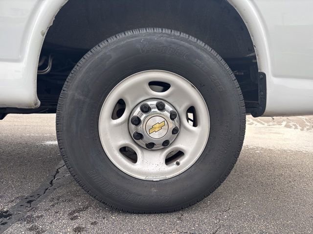 Used 2024 Chevrolet Express 3500 LT w/ LT Preferred Equipment Group RWD image 27